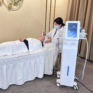 Appareil de thérapie à l'oxygène par bulles pour le traitement de l'acné, l'hydratation de la peau, l'<span class=keywords><strong>extraction</strong></span> des points noirs et le rajeunissement du visage, équipement de soin de la peau - Product Image 4