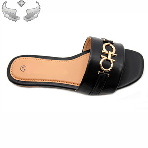 Nuovo Best-seller di moda pantofole e scarpe da donna morbido <span class=keywords><strong>suola</strong></span> in metallo traspirante sandali Casual per donna 2025 di moda - Product Image 3