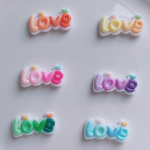 อุปกรณ์ทำเครื่องประดับ DIY กิ๊บติดผม ตัวอักษร LOVE จี้เรซิ่นขนาดเล็ก สำหรับทำเข็มกลัด เคสมือถือ แม่เหล็กติดตู้เย็น - Product Image 4