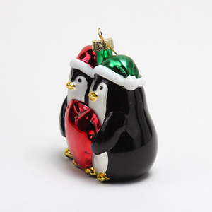 Colgante de Pingüino Navideño Personalizado, Adorno de Vidrio Soplado Hecho a Mano para la Temporada Festiva, Personalización de Fábrica para el Día de Navidad - Product Image 4