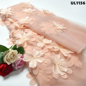 Tela de Encaje de Tul Bordada con Plumas Florales en 3D, Color Azul Cielo, Cosida a Mano, para Vestido de Noche Elegante, Estilo Sirena, Ecológico - Product Image 5