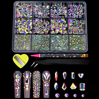 Vente en gros usine : Ensemble de strass pour nail art de luxe, 12 compartiments/boîte, diamants mixtes, pierres à dos plat, motifs non thermocollants