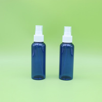 Flacon pulvérisateur PET bleu de 100 ml avec pompe à brume fine - Flacon cosmétique en plastique bleu cobalt de 3,4 oz pour toner, parfum, alcool