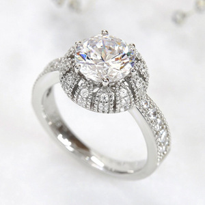 Anello con Fiocco di Neve a Forma di Girasole, Design Floreale Elegante, Accessorio Moda Stile Fatato per Feste e Outfit Quotidiani - Product Image 3
