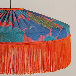 Paralume in tessuto floreale in seta Tiffany, lampada a sospensione con frange "Tangerine Tango". - Product Image 2