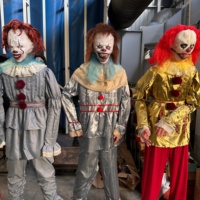Statischer Horror-Clown Metall-Requisite Halloween-Dekorationen Geisterhaus Lebensgroßer Gruseliger Geist Freizeitpark Wasserdichte Dekoration