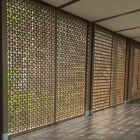 Grille décorative en aluminium usinée par EDM et CNC pour cloisonnement artistique, idéale pour les halls d'accueil modernes et les murs intérieurs de bureaux, OEM/ODM
