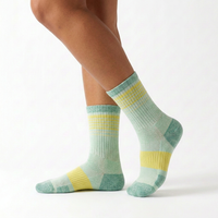 Chaussettes de sport en coton de bambou respirantes et légères, anti-humidité, avec logo personnalisé pour adultes, idéales pour la marche et l'entraînement – Vente directe usine