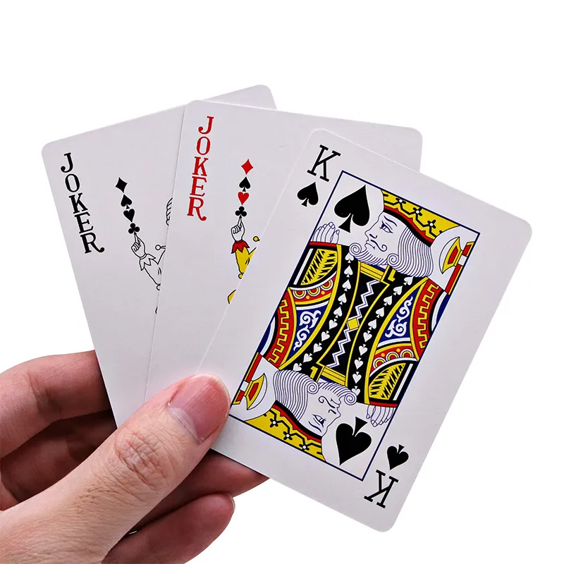 Diseño personalizado LOGO juego de baraja de póker impermeable muestra puente impresión al por mayor papel PVC plástico póker naipes con caja
