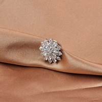Bros Zirkon Berkilauan Multi-Petal yang Cantik, Bros Bunga Berhias Rhinestone Besar Mewah, Perhiasan Berlapis Emas Berkualitas Tinggi