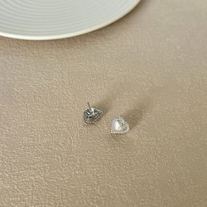 Pendientes de Corazón Dylam Dainty, Chapados en Oro de 22K sobre Plata de Ley, con Circonita Cúbica 5A, Superficie Cepillada, Joyería - Product Image 6