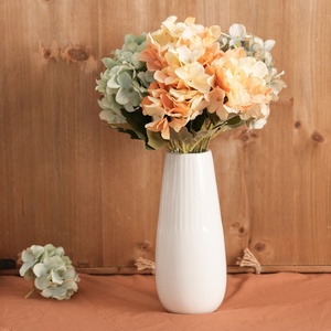 Factory Wholesale <b>Artificial</b> <b>Hydrangea</b> 6-fork Fake <b>Hydrangea</b> Wedding and Birthday Party Decoration Fake Flowers - Product Image 3