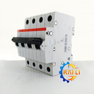 Disjoncteur miniature ABB SH204 D40 4P 40A, boîtier plastique, borne de distribution d'alimentation - Product Image 2