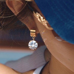 ต่างหูคริสตัลทรงหยดน้ำ ชุบทอง 18K สแตนเลสสตีล ประดับเพชรซิคอนแบบหนามเตย เหมาะสำหรับใส่ทุกวัน ชุดเครื่องประดับ - Product Image 4
