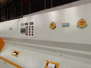 Presse à membrane sous vide multifonctionnelle pour film <span class=keywords><strong>PVC</strong></span>, utilisée pour le revêtement et le laminage des portes d'armoires, dotée de composants PLC automatiques - Product Image 2