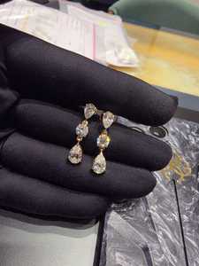 ต่างหูเพชรสตั๊ดคุณภาพพรีเมี่ยมเครื่องประดับที่สวยงามหรูหราสำหรับผู้หญิงของขวัญงานหมั้นงานแต่งงานดูเป็นอมตะ - Product Image 5