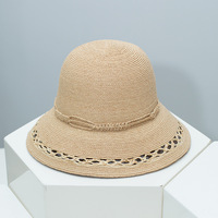 Topi Jerami Wanita Model Lebar dengan Hiasan Renda dan Pita, Ringan, Bernapas, Cocok untuk Liburan Pantai dan Musim Panas
