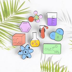 Broche d'élément d'expérimentation de laboratoire badges de nom carrière de <span class=keywords><strong>chimie</strong></span> or école de laboratoire manteau science épingles en émail - Product Image 5