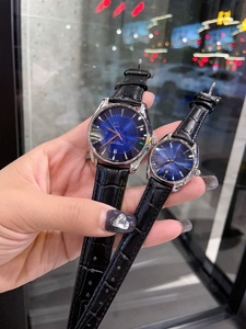 Montres analogiques classiques pour hommes avec cadran dégradé effet soleil, fenêtre de date et bracelet en cuir gaufré croco Omegaes - Product Image 2