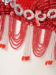 Haut de danse orientale pour femme, style halter, crop top, pour spectacles, fêtes, compétitions, Samba, Cha-Cha, soirées dansantes et soirées musicales en boîte de nuit - Product Image 3