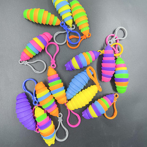 Porte-clés de dessin animé en PVC flexible, forme irrégulière, cadeau promotionnel pour enfants et adultes - Product Image 3