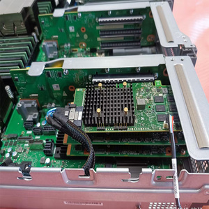 Vente en gros de serveur en rack FusionServer 2288H V7 Processeurs Intel Xeon 6444Y de 4e ou 5e génération 8SFF 900W 32 Go DDR5 5600MT/S Carte mémoire - Product Image 6