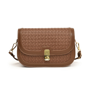 Nouveaux sacs à bandoulière pour femmes en PU avec fermeture à glissière, décorations en chaîne, motif de dessin animé, design mignon, capacité de 2 à 2,9 L - Product Image 1