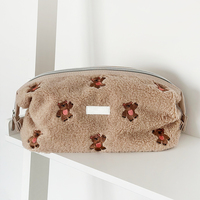 Pochette à maquillage en peluche Teddy brodée personnalisée, nouveau design, mignonne, douce, en velours pour femme