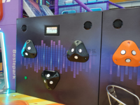 Máquina de juego de pared de reacción rápida Parque interactivo de trampolín con juego interactivo de reacción rápida de pared