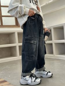 Salopette en denim coupe ample pour garçon avec plusieurs poches - Product Image 5