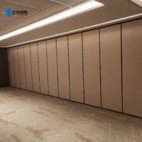 Cloison mobile insonorisée moderne avec panneaux coulissants et pliables pour écoles, restaurants, gymnases - Utilisation commerciale, capacité de charge élevée