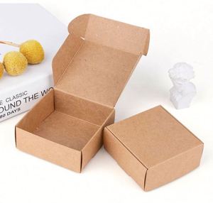Caja de Embalaje para Perfume con Logotipo Personalizado, Recubrimiento UV, Laminación Mate, Cartón Corrugado Autoensamblable, Materiales Reciclados para Calcetines de Piel - Product Image 5
