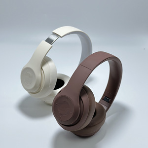 Audífonos Inalámbricos Bluetooth Studio Pro, Over-Ear, con Cancelación de Ruido, Plegables, con Estuche, para Usuarios de Studio Pro - Product Image 4