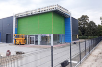 Edificio de Almacén con Estructura de Acero de Alta Resistencia |   Nave de Almacenamiento Industrial |   Taller Prefabricado para Uso Industrial