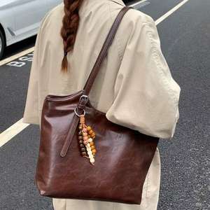 Bolso de piel vintage de gran capacidad con asa superior y bandolera - Product Image 6