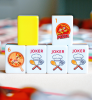 Set Mahjong Tema Makanan Amerika OEM Kustom 160 Ubin Akrilik Dengan Rak Label Pribadi Grosir untuk Hadiah Malam Permainan