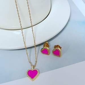 สร้อยคอรูปหัวใจสำหรับผู้หญิงฝังเพทายเคลือบสีลูกกวาดหวาน2025ใหม่ขายส่งจากโรงงาน - Product Image 1