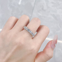 Bague de fiançailles élégante et luxueuse en platine Pt950 sertie de diamants de laboratoire, bague empilable pour femme, bague en diamant de laboratoire