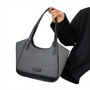 Factory Hot Sale <b>Large</b> Capacity Tote Handbags Lady Fashion <b>Canvas</b> <b>Bags</b> with Zipper Closure and Polyester Lining for Girls - Product Image 1