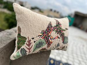 Vente en gros de taies d'oreiller brodées à imprimé animalier conçues sur mesure hôtels légers de luxe 45*45 simples à imprimé floral - Product Image 2