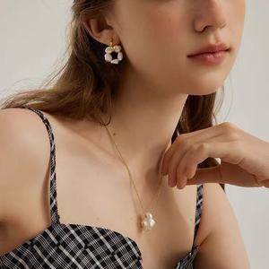 Collar de Perlas Naturales de Estilo Barroco Francés Shallow Dream, Estilo Suave, Lujo de Alta Gama, Versátil, Temperamento Ligero - Product Image 5