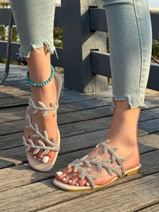 Sandalias planas para mujer con diseño de hoja y diamantes de imitación, elegantes, brillantes, a la moda, informales, para verano. - Product Image 1