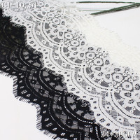 Dentelle Chantilly noire épaisse française avec cils, largeur 22 cm, bordure en dentelle blanche, dentelle florale à cils pour la couture de vêtements