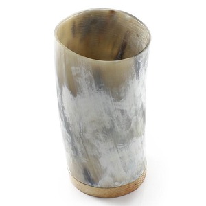Verre à boire artisanal en corne de qualité export, naturel, pour eau, jus, bière et collection, disponible à la vente - Product Image 4