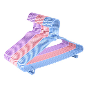 Perchero de pared de madera y metal para interiores modernos con construcción duradera y perchas elegantes - Product Image 5