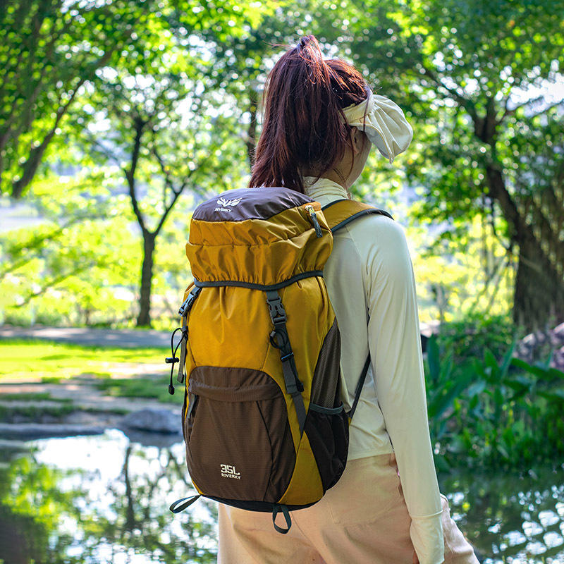 ขมิ้นชัน น้ำหนักเบาและพับเก็บได้ - 35 ลิตร