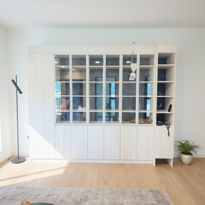 Vitrine de luxe en verre avec cadre en placage de bois, vitrine contemporaine pour salon - Product Image 1