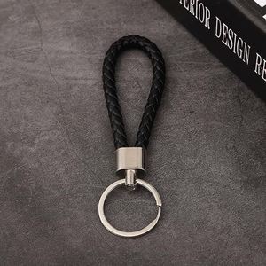 Porte-clés en cuir tressé de créateur pour homme, anneau porte-clés en acier inoxydable, sangle tissée tendance, pendentif de voiture, accessoires faits à la main pour femme - Product Image 4
