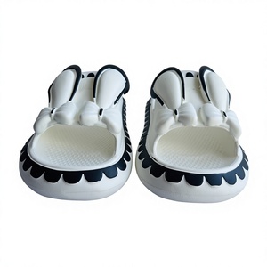 Tongs blanches en EVA à bout ouvert avec boucle, antidérapantes, pour l'été, pantoufles d'intérieur, motif uni, semelle amortie - Product Image 3