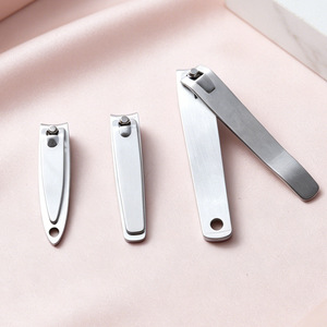 Coupe-ongles en acier inoxydable brossé, emballage individuel, outils complets pour la manucure et les soins des ongles à domicile. - Product Image 1